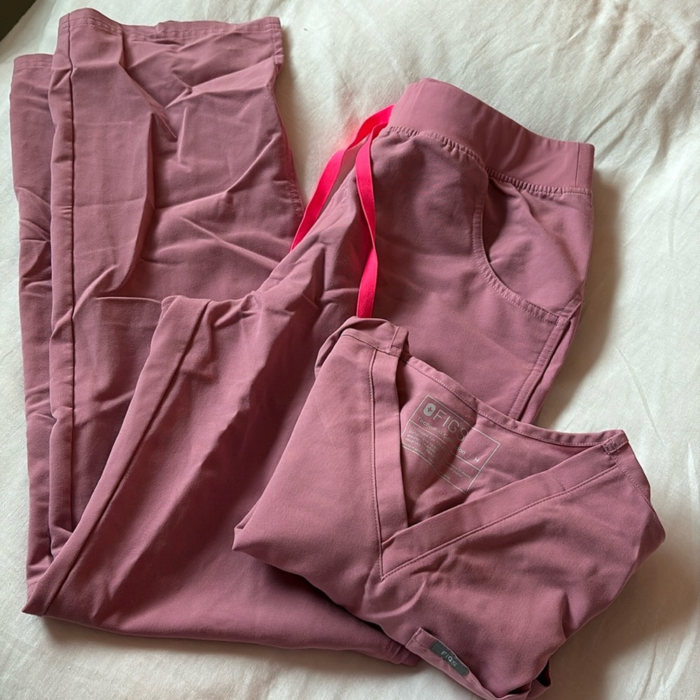 Medium tall set of chalk pink figs scrubs